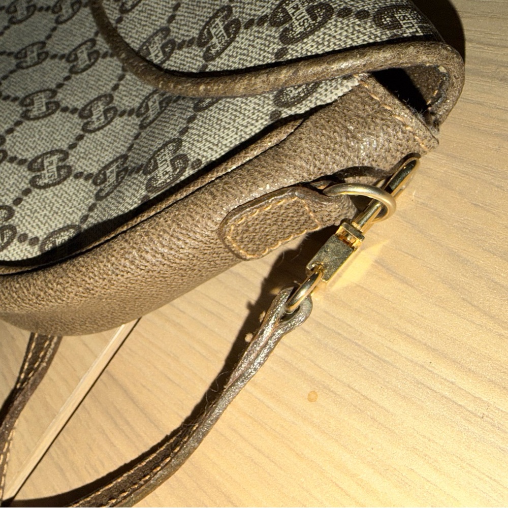 Gucci plus Beige Monogram Mini Clutch - Picture 7 of 9